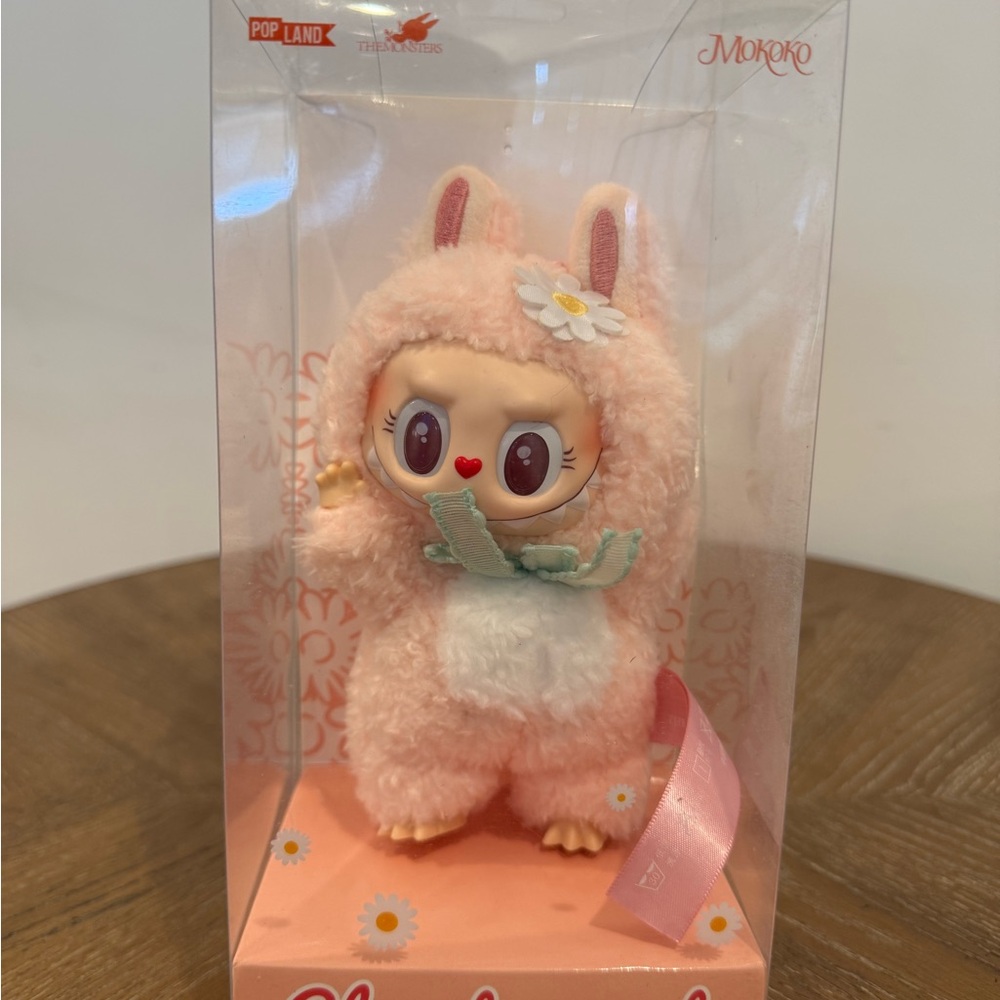POP MART Mokoko “Close to Sweet” Plush Pendant – The Monsters Series - Picture 5 of 5